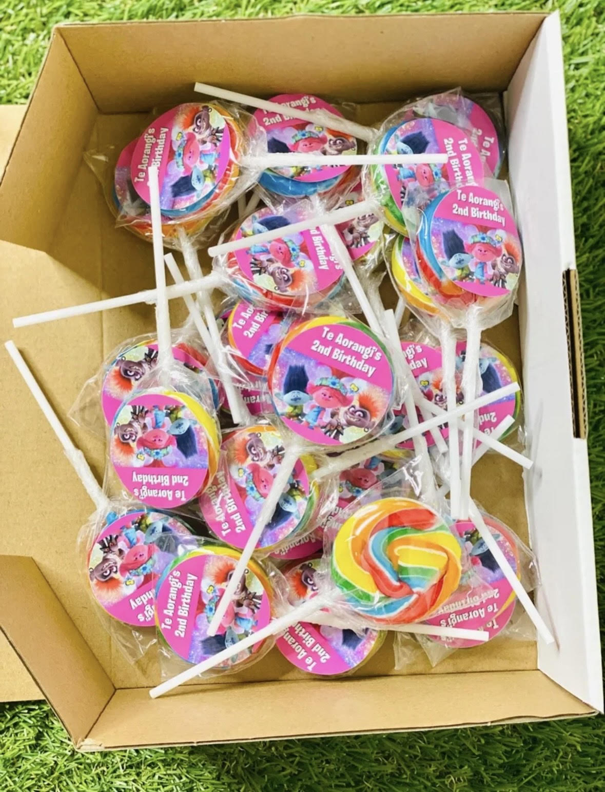 Trolls Personalised Birthday Lollipop 10 pack