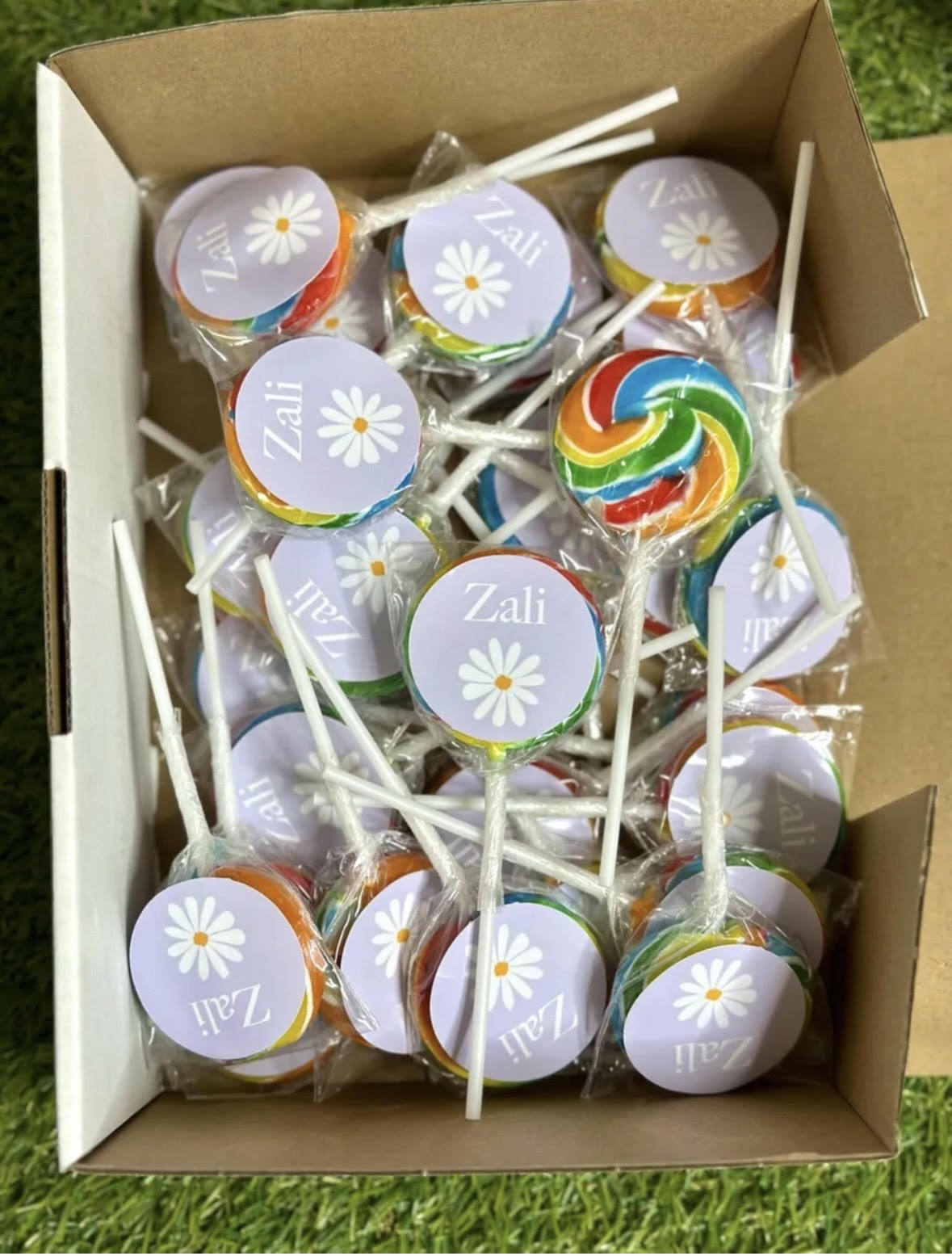 Daisy Flower Personalised Birthday Lollipop 10 pack